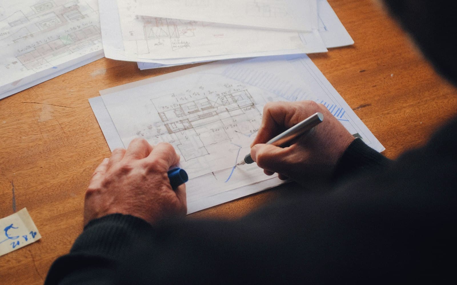 Fig. 01 — Drawing review, site office